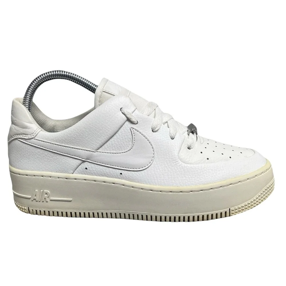 Nike Air Force 1 Sage Low Womens Sz 8 White Leather Platform Sneakers AR5339-100